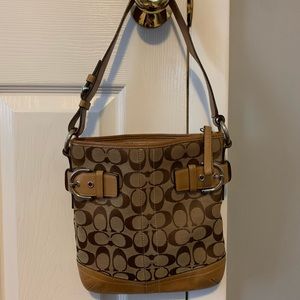 Coach Shoulder Bag in tan